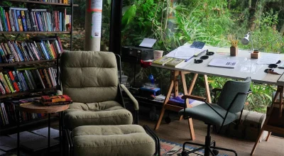 Capa do álbum "Emicida Racional VL2 - Mesmas Ccores & Mesmos Valores"